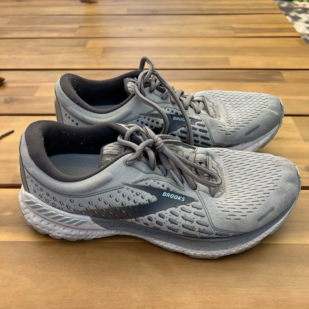 Brooks running shoe women’s